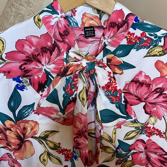 SHEIN Bow Tie Pink Multicolor Flower Blouse Size XL - Picture 5 of 12